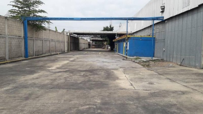 SE VENDE GALPON ZONA INDUSTRIAL MUNICIPAL NORTE AV ESTE-OESTE2 