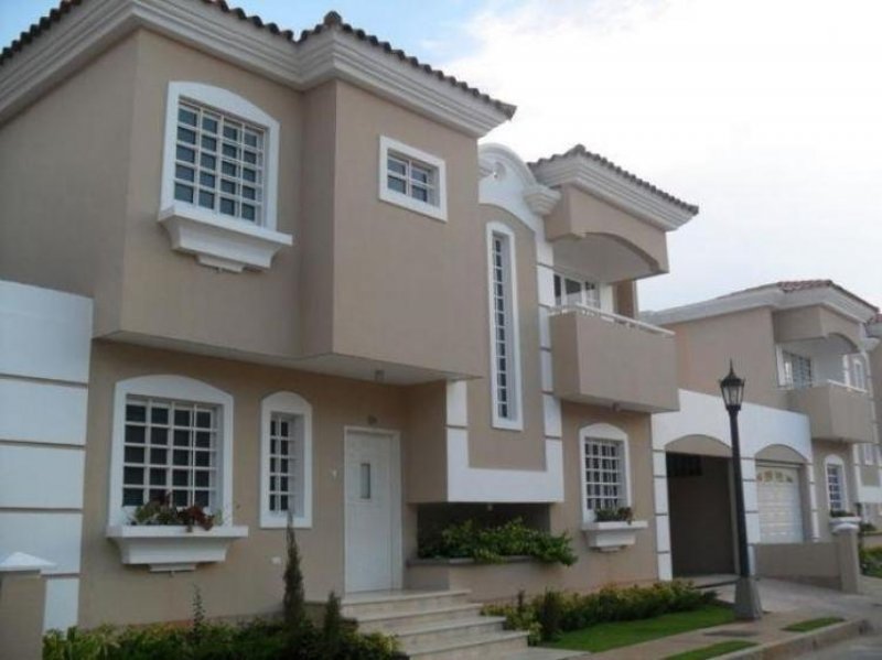 Foto Casa en Venta en FUERZAS ARMADAS, Maracaibo, Zulia - U$D 250.000 - CAV111355 - BienesOnLine