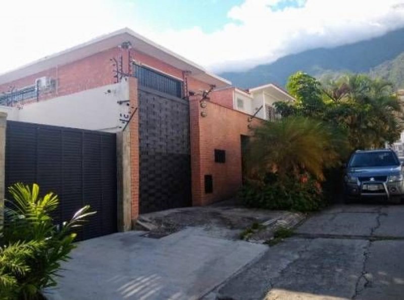 Foto Quinta en Venta en Leoncio Martinez, Urbanización Santa Eduvigis, Distrito Federal - U$D 260.000 - QUV231648 - BienesOnLine