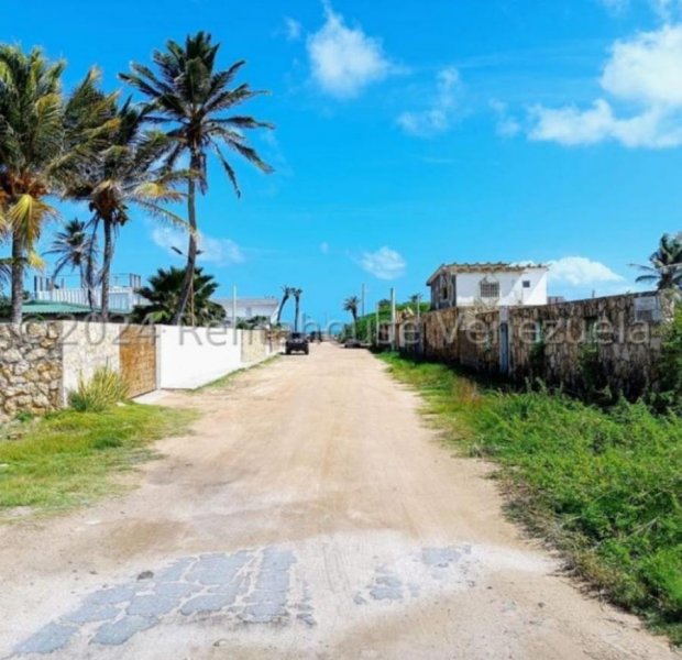 Terreno de 850 mts ubicado en Adicora una de nuestras hermosas playas de Paraguaná!