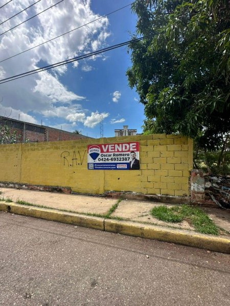 Foto Terreno en Venta en Norte, Av. 8 Santa Rita, Zulia - U$D 160.000 - TEV229931 - BienesOnLine