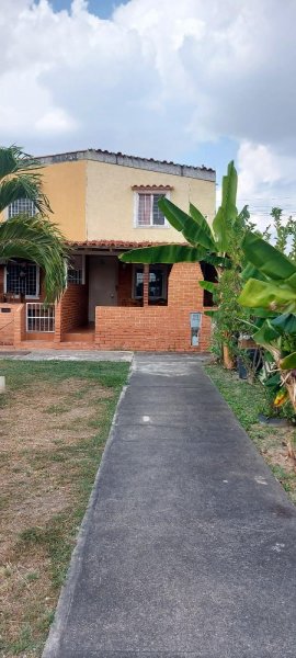 Foto Casa en Venta en Flor Amarillo, Valencia, Carabobo - U$D 14.000 - CAV216755 - BienesOnLine