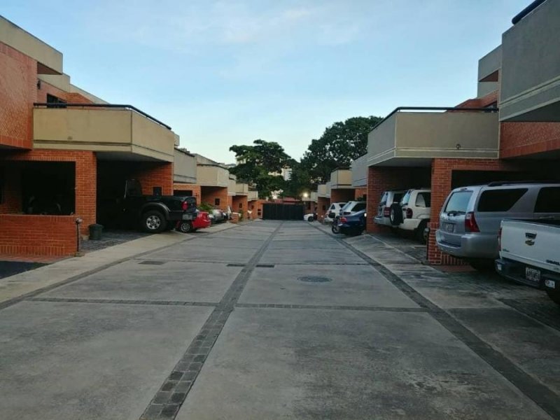 Foto Casa en Venta en VALLES DE CAMORUCO, Valencia, Carabobo - U$D 110.000 - CAV141684 - BienesOnLine