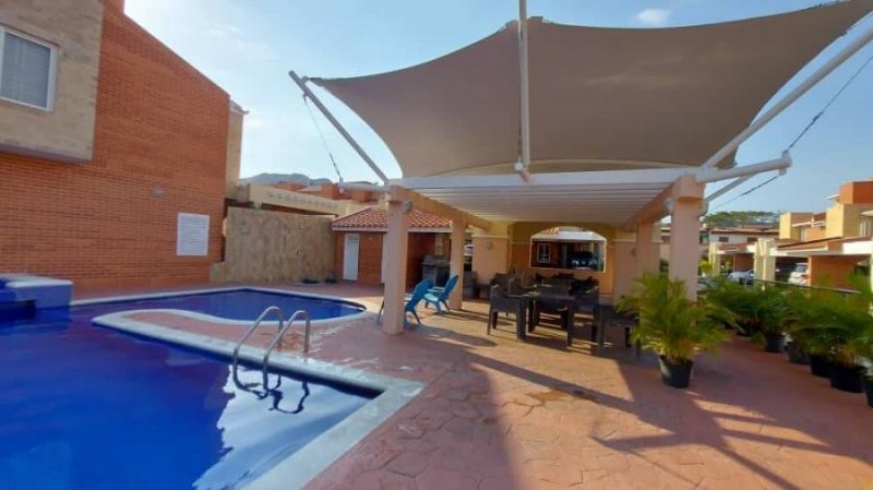 Foto Casa en Venta en VALENCIA, VALLES DE CAMORUCO, Carabobo - U$D 195.000 - CAV192116 - BienesOnLine