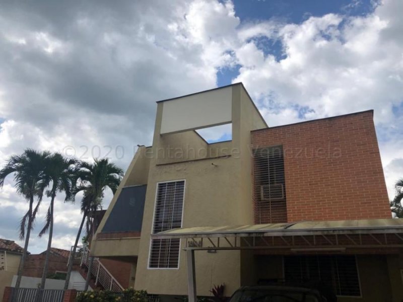 Foto Casa en Venta en Altos de Guataparo, Valencia, Carabobo - U$D 250.000 - CAV165395 - BienesOnLine