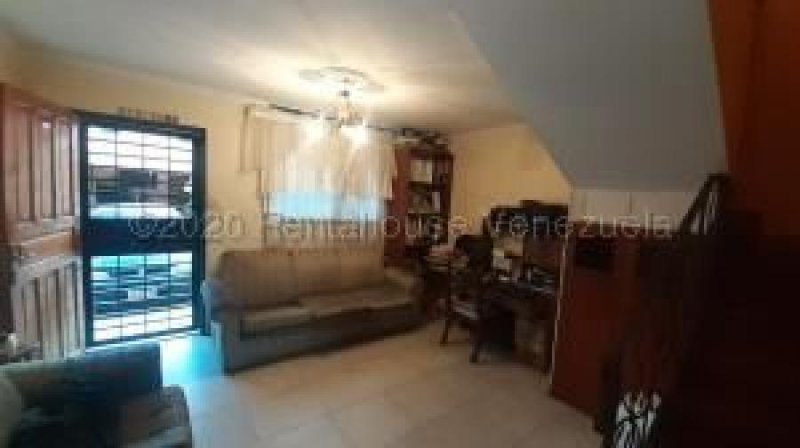 Foto Casa en Venta en Barbula, Naguanagua, Carabobo - U$D 25.000 - CAV139440 - BienesOnLine