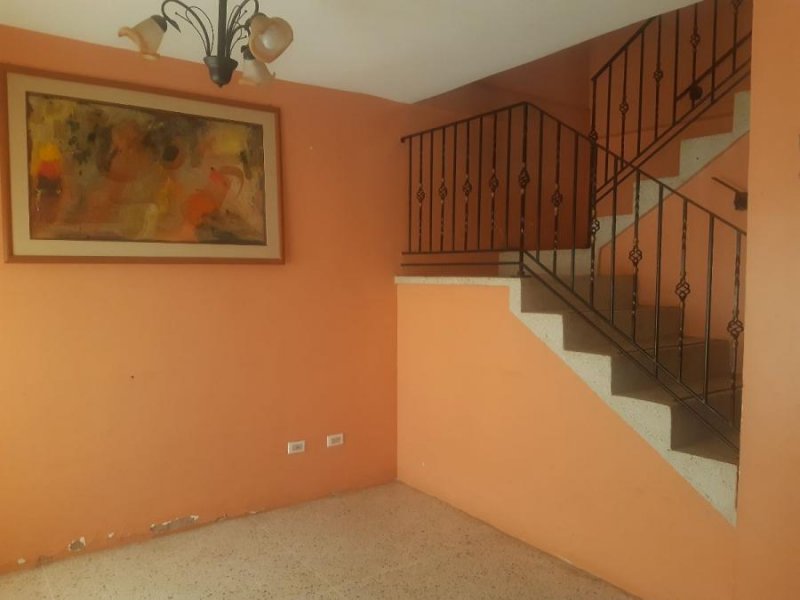 Foto Casa en Venta en Cabimas, Zulia - U$D 21.000 - CAV234716 - BienesOnLine