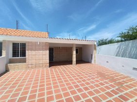 Townhouse en venta en Res Pescadores III Tucacas Lm Luisa Mezones vende