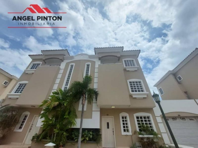 Foto Casa en Venta en Maracaibo, Zulia - U$D 390.000 - CAV177375 - BienesOnLine