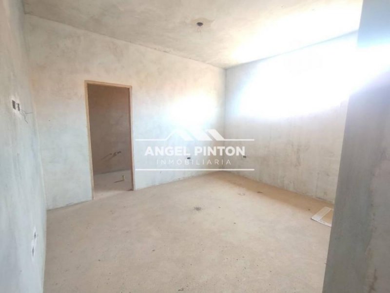 TOWNHOUSE EN VENTA ISLA DORADA MARACAIBO API 6973