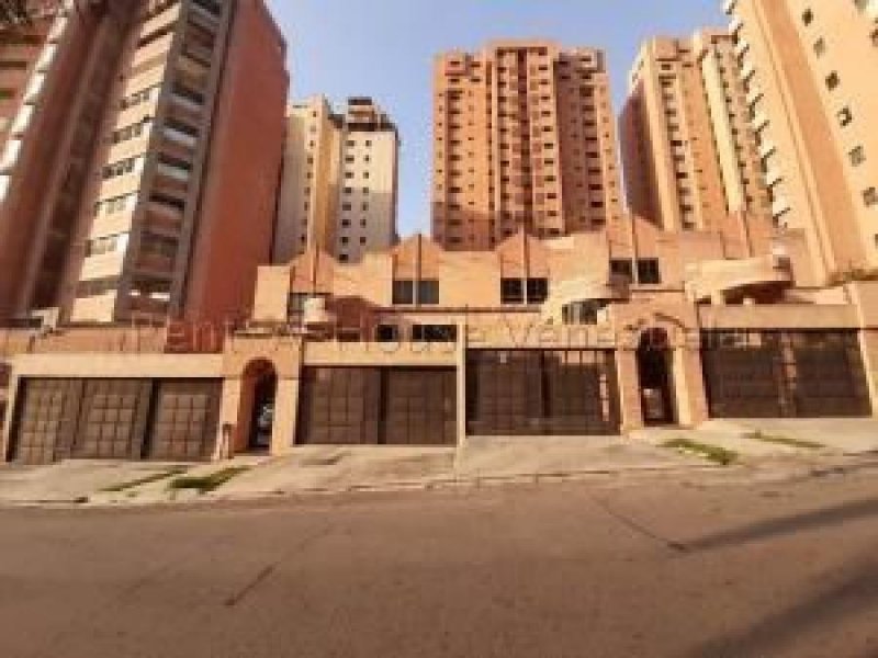 Foto Casa en Venta en La Trigaleña, Valencia, Carabobo - U$D 168.000 - CAV156551 - BienesOnLine