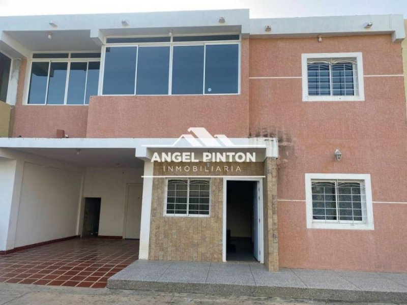 Foto Casa en Venta en Maracaibo, Zulia - U$D 30.000 - CAV240459 - BienesOnLine