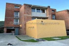 Townhouse en Venta Los Guayabitos - Caracas # 24-4760 G. 04143054662 / 04143247646