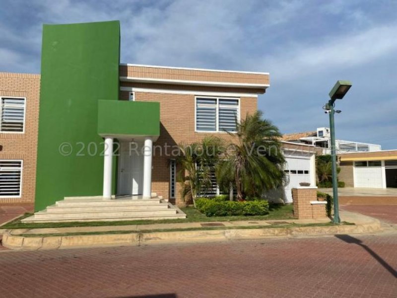 Foto Casa en Venta en Punto Fijo, Falcón - U$D 390.000 - CAV186572 - BienesOnLine