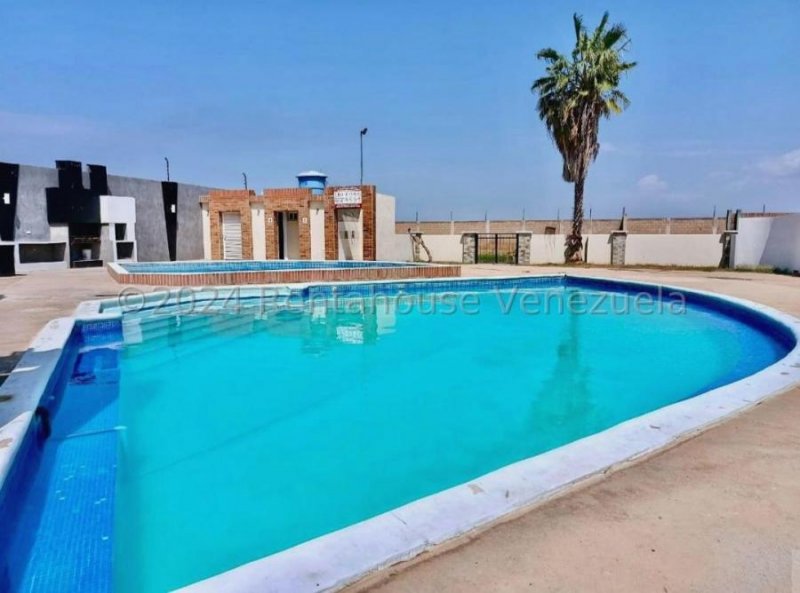 Foto Casa en Venta en El Cardón, Punto fijo, Falcón - U$D 24.000 - CAV237222 - BienesOnLine