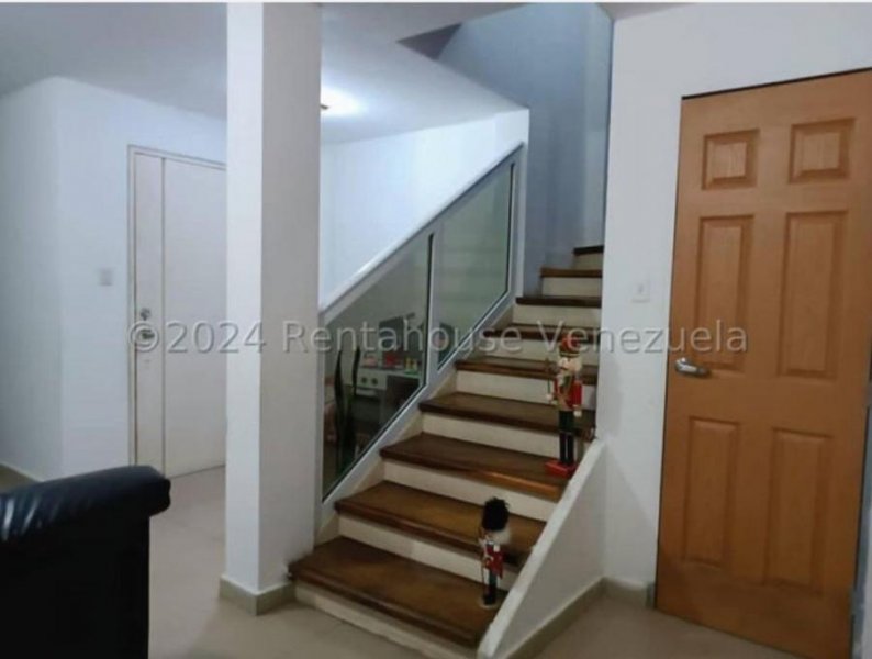 Townhouse en venta ubicado en Punto Fijo Estado Falcón muy completo!