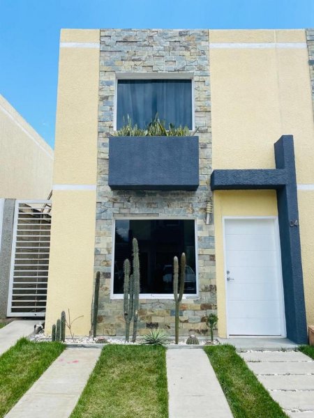 Townhouse en Venta Urbanización Cañaveral Plaza - Tocuyo