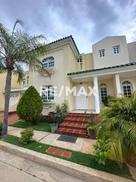 Foto Casa en Venta en Maracaibo, Zulia - U$D 120.000 - CAV232024 - BienesOnLine