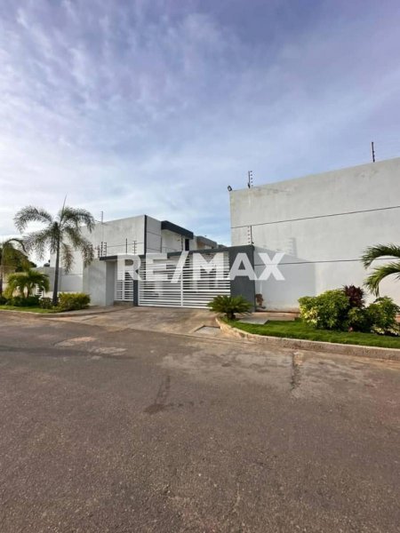 Foto Casa en Venta en Maracaibo, Zulia - U$D 18.000 - CAV239063 - BienesOnLine