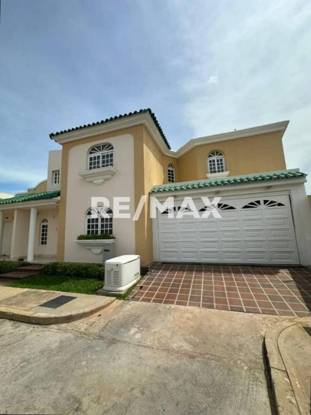 Foto Casa en Venta en Av. Fuerzas Armadas, Maracaibo, Zulia - U$D 260.000 - CAV240073 - BienesOnLine