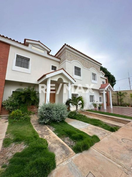 Townhouse En Venta Villa Prestige. Remax Millenium