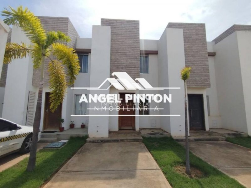 TOWNHOUSE EN VENTA VILLA SAN DIEGO MARACAIBO API 110822