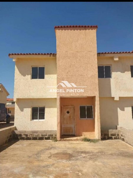 Foto Casa en Venta en Maracaibo, Zulia - U$D 7.500 - CAV234021 - BienesOnLine