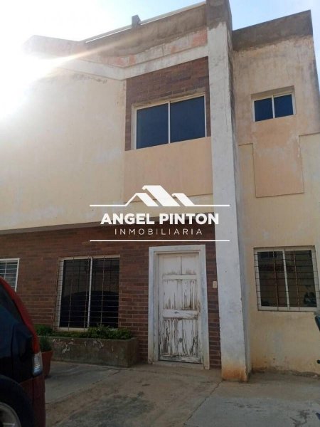 Foto Casa en Venta en Maracaibo, Zulia - U$D 30.000 - CAV250041 - BienesOnLine