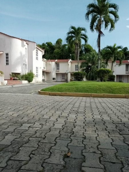 Foto Casa en Alquiler en Townhouse villa el encanto(mañomgo), Valencia, Carabobo - U$D 450 - CAA217592 - BienesOnLine