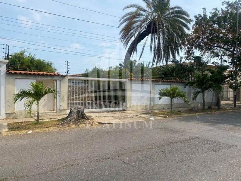 Foto Casa en Venta en Av Josefa Camejo, SANTA ANA DE CORO, Falcón - U$D 200.000 - CAV226342 - BienesOnLine