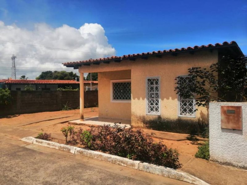 Foto Casa en Venta en La sabanita, Ciudad Bolívar, Bolívar - U$D 14.000 - CAV181130 - BienesOnLine