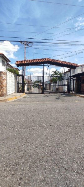 Casa en Venta en  URBANIZACIÓN LOS APAMATES, Aragua