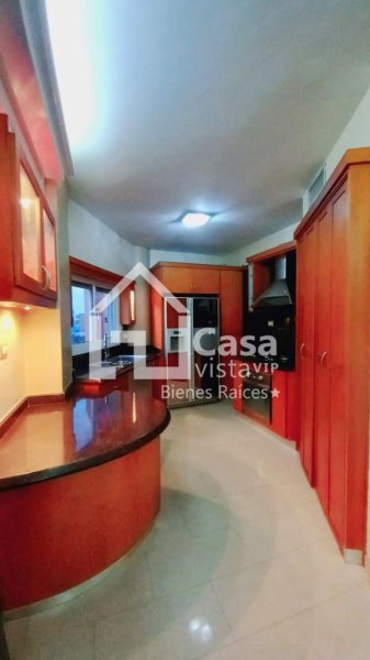 Apartamento en Venta en  Av. El Milagro, con final de 5 de Julio, Zulia