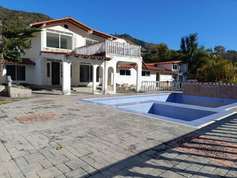 Venta Casa con piscina en Tabay, Merida