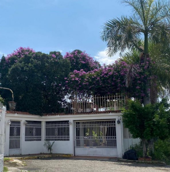 Casa en Venta en Urb.paraparal,los guayos Los Guayos, Carabobo