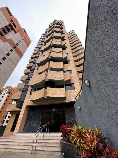 Foto Apartamento en Venta en La Trigaleña, Valencia, Carabobo - U$D 69.000 - APV229221 - BienesOnLine