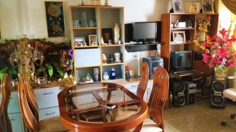 Apartamento en Venta en Santa Rosalia Caracas, Distrito Federal