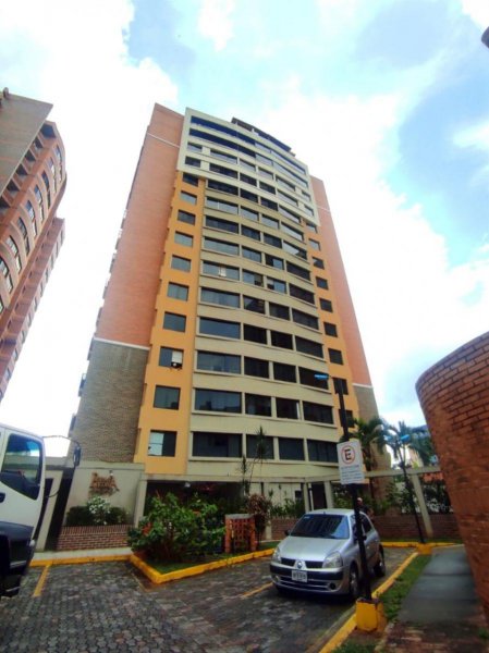 VENTA DE APARTAMENTO LOS MANGOS RES. PUERTA DE HIERRO