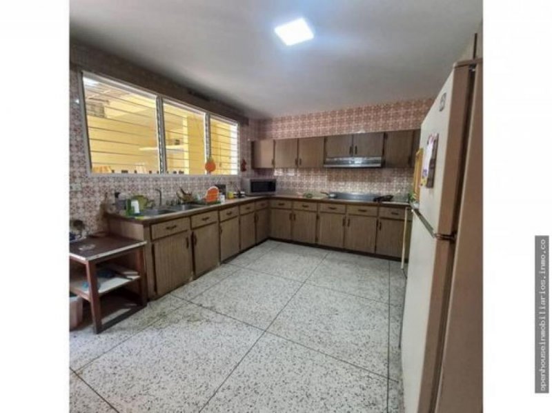 Foto Casa en Venta en El marques norte,, Caracas, Distrito Federal - U$D 180.000 - CAV191843 - BienesOnLine