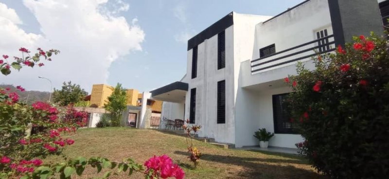 Foto Casa en Venta en Valencia, Valencia, Carabobo - U$D 280.000 - CAV177447 - BienesOnLine