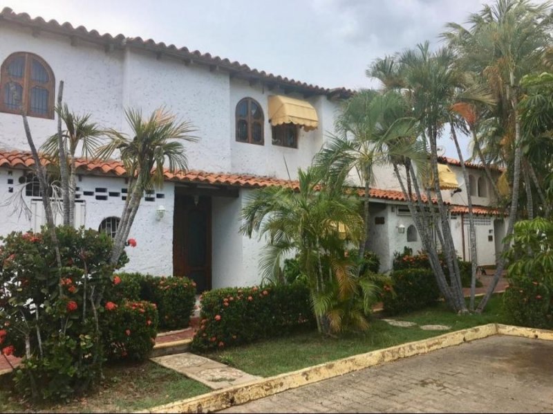 Foto Casa en Venta en Urbaneja, Lecherías, Anzoátegui - U$D 100.000 - CAV151353 - BienesOnLine