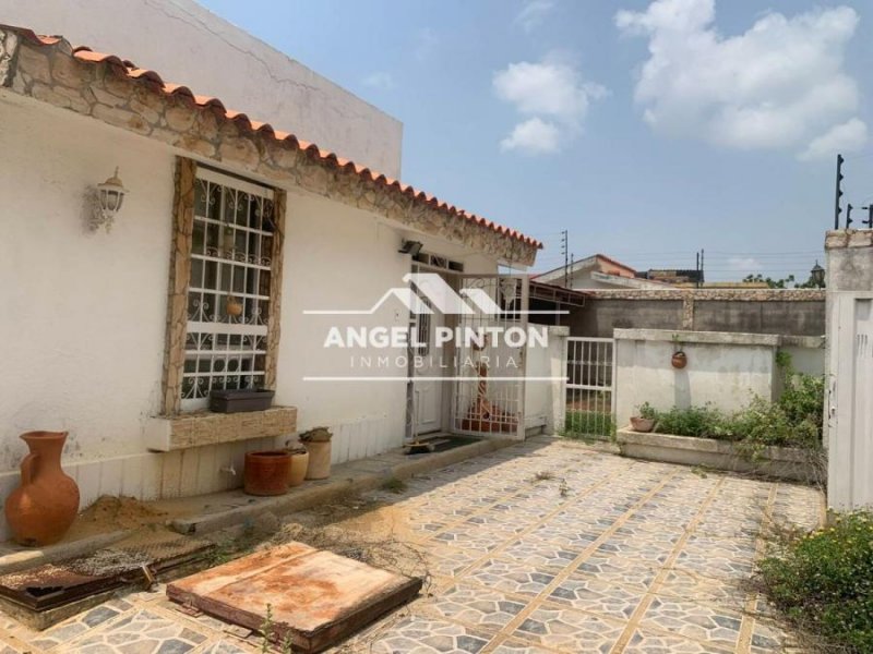 Foto Casa en Venta en Maracaibo, Zulia - U$D 27.000 - CAV241946 - BienesOnLine