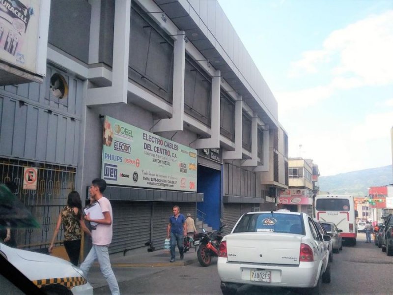 VENTA DE LOCAL COMERCIAL EN C.C. CENTRO, San Cristóbal.