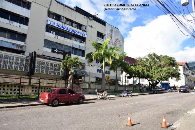 VENTA o ALQUILER DE LOCAL/OFICINA COMERCIAL en San Cristóbal.