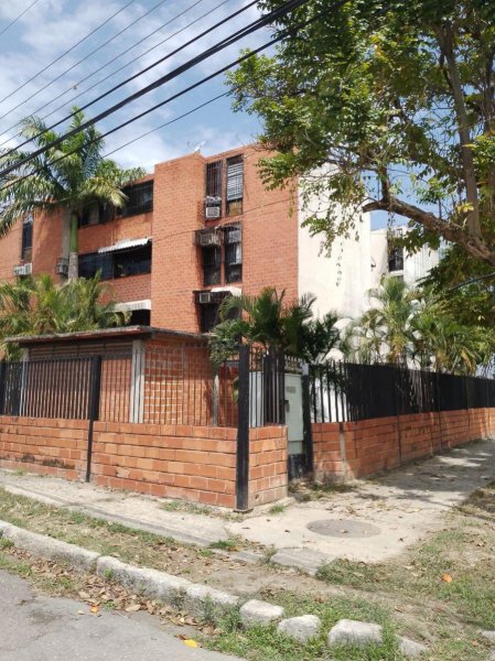 Apartamento en Venta en Los Guayos Valencia, Carabobo